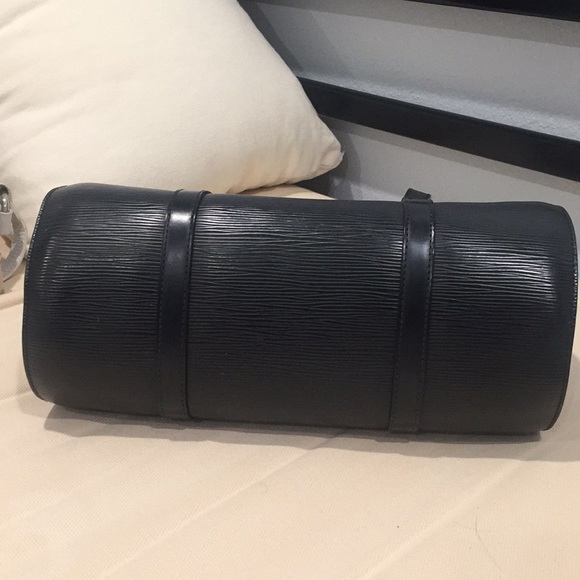 Louis Vuitton Papillon Leather Bag - Picture 3 of 8